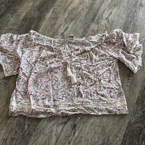AE floral shoulder blouse with lace